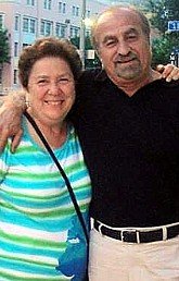 Hala (Tomeh) Ibrahim ('72) and spouse