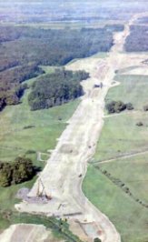 La construction de la Ligne  Grande Vitesse (LGV), Fort d'Argonne entre la Meuse et la Marne (Juin 2003); Photographie arienn